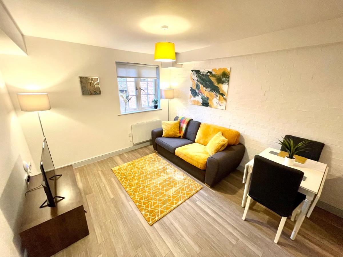 Bright & Cosy One Bedroom Apartment - 2 Beds - Perfect Base In Bishop'S Stortford Kültér fotó